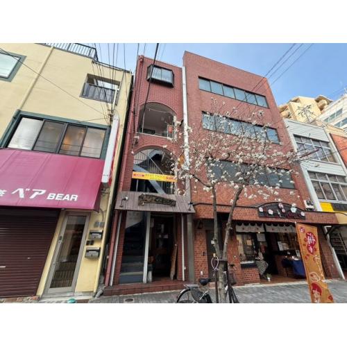 元町商店街沿いの建物です♪