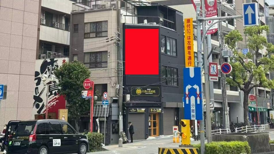 神戸元町大型デジタルサイネージ広告（DENビジョン）
