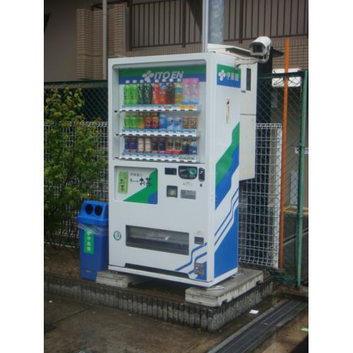 無料で防犯カメラを設置できる「地域防犯型自販機」