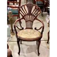 ピーコックチェアー