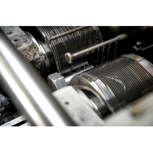 スタッドボルト