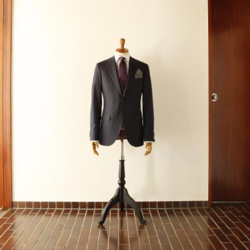 [メンズ服]本場フランス仕込みのオートクチュールデザインの技術用いた企画生産
